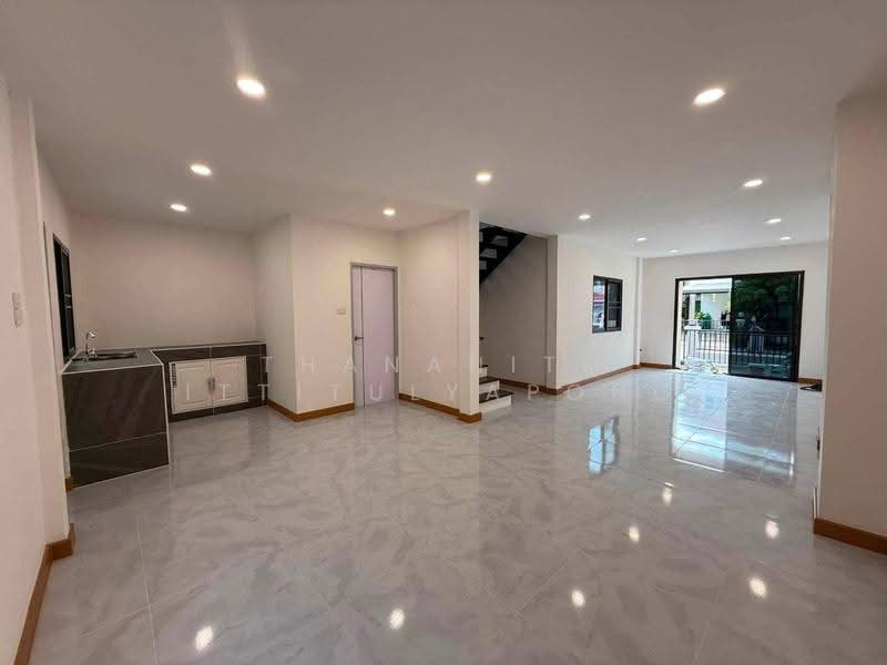 Baan Lumpini Suanluang Rama 9 Phase 2 : บ้านลุมพินี สวนหลวง ร.9 เฟส 2, กรุงเทพ, ถนน เฉลิมพระเกียรติ ร. 9, ประเวศ, กรุงเทพ, 144 ตร.ม., บ้านเดี่ยว ขาย, โดย Thananith Ittitulyapong, 500558923 - DDproperty.com