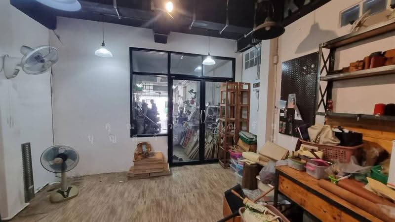 อาคารพาณิชย์ 3 ชั้น 20 ตร.ว. อาคารพาณิชย์ ซอยลาดพร้าว101 แยก9, กรุงเทพ, ถนนลาดพร้าว, คลองเจ้าคุณสิงห์, วังทองหลาง, กรุงเทพ, 180 ตร.ม., ตึกแถว-อาคารพาณิชย์ ขาย, โดย คุณ วรรณรัช บุญสวัสดิ์ (วิน), 500558941 - DDproperty.com