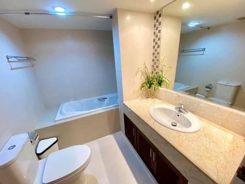 Baan Suanpetch, Bangkok, 18 Soi Sukhumvit 39, Khlong Tan Nua, Watthana, Bangkok, 3 Bedrooms, 129 sqm, Condo For Rent, by Kornkanok Sonvichai, 500558946 - DDproperty.com