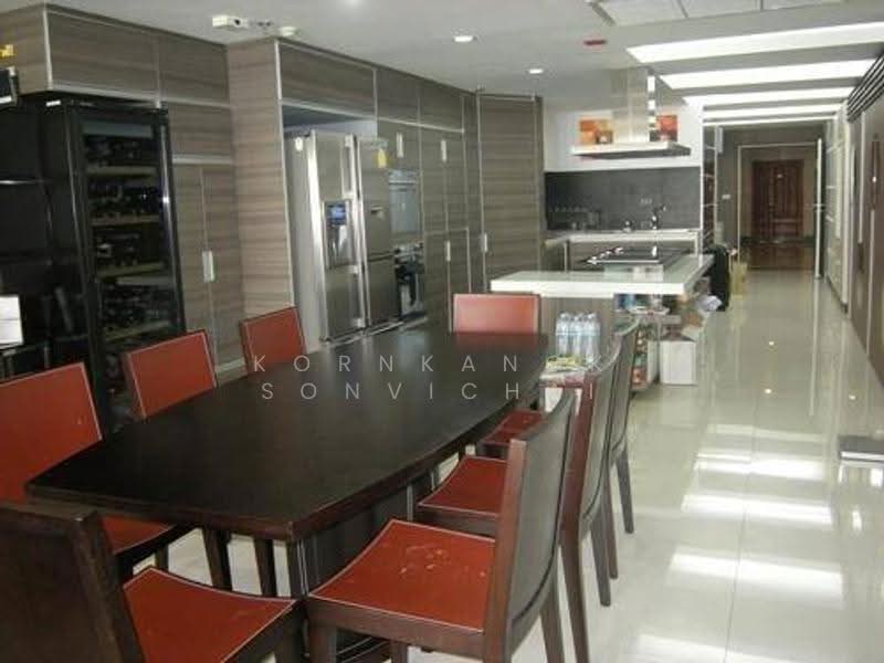 Las Colinas, Bangkok, Sukhumvit 21 Road, Khlongtoei Nua, Watthana, Bangkok, 1 Bedroom, 141 sqm, Condo For Rent, by Kornkanok Sonvichai, 500559002 - DDproperty.com