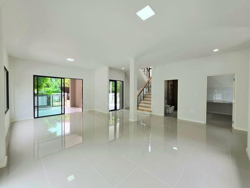 The Centro Watcharapol, Bangkok, Sukhaphiban 5 Road, O-Ngoen, Sai Mai, Bangkok, 3 Bedrooms, 217 sqm, Single Detached House For Sale, by Siriwan Udomvachaphun, 500559100 - DDproperty.com