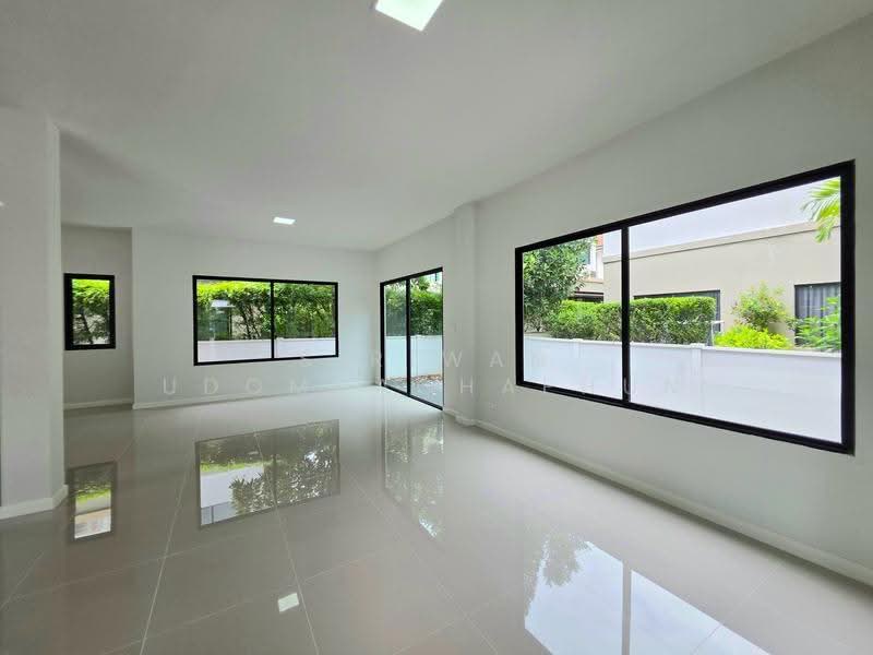 The Centro Watcharapol, Bangkok, Sukhaphiban 5 Road, O-Ngoen, Sai Mai, Bangkok, 3 Bedrooms, 217 sqm, Single Detached House For Sale, by Siriwan Udomvachaphun, 500559100 - DDproperty.com