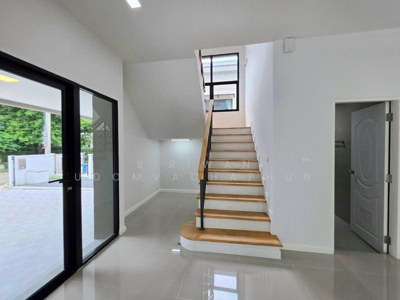 The Centro Watcharapol, Bangkok, Sukhaphiban 5 Road, O-Ngoen, Sai Mai, Bangkok, 3 Bedrooms, 217 sqm, Single Detached House For Sale, by Siriwan Udomvachaphun, 500559100 - DDproperty.com