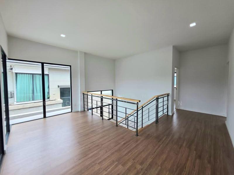 The Centro Watcharapol, Bangkok, Sukhaphiban 5 Road, O-Ngoen, Sai Mai, Bangkok, 3 Bedrooms, 217 sqm, Single Detached House For Sale, by Siriwan Udomvachaphun, 500559100 - DDproperty.com