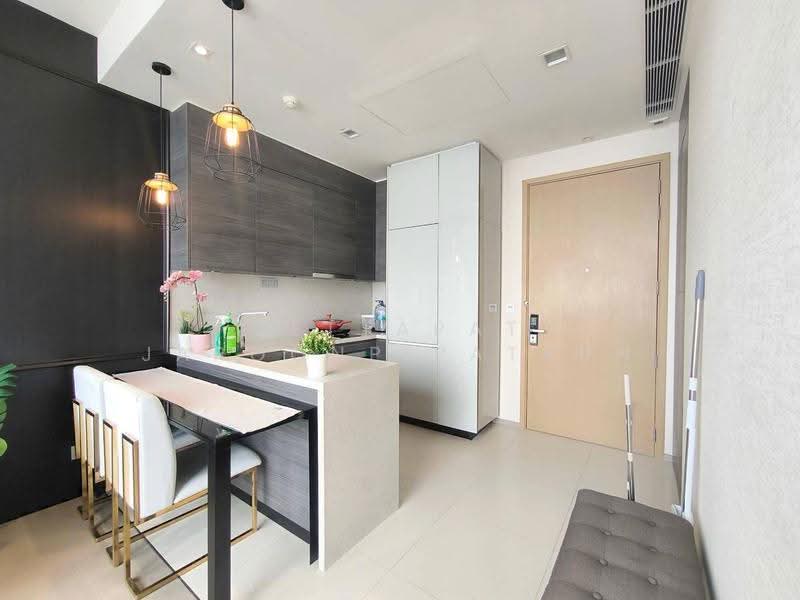 The Esse Asoke, Bangkok, 333 Soi Sukhumvit 21, Sukhumvit Road, Khlongtoei Nua, Watthana, Bangkok, 1 Bedroom, 42 sqm, Condo For Rent, by Jettapat Jaroonpipatkun, 500559141 - DDproperty.com