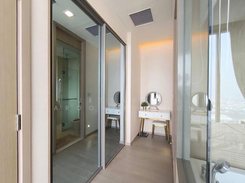 The Esse Asoke, Bangkok, 333 Soi Sukhumvit 21, Sukhumvit Road, Khlongtoei Nua, Watthana, Bangkok, 1 Bedroom, 42 sqm, Condo For Rent, by Jettapat Jaroonpipatkun, 500559141 - DDproperty.com