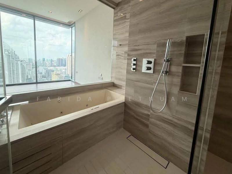 Q1 Sukhumvit, Bangkok, 1 Sukhumvit Road, Khlong Toei, Bangkok, 3 Bedrooms, 158 sqm, Condo For Sale, by Farida Phetnuam, 500559290 - DDproperty.com