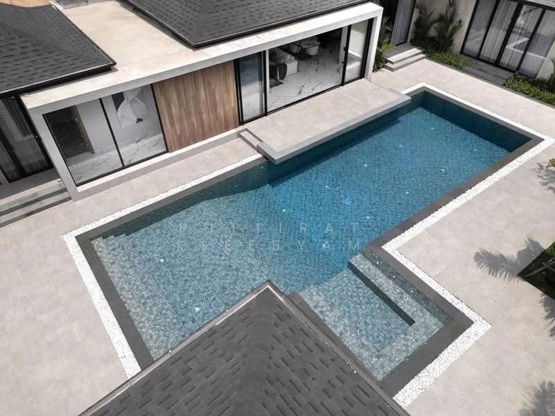 4-BR Villa, Phuket, Choeng Thale, Thalang, Phuket, 4 Bedrooms, 330 sqm, Villa For Sale, by Puttirat Kleebyam, 500559327 - DDproperty.com