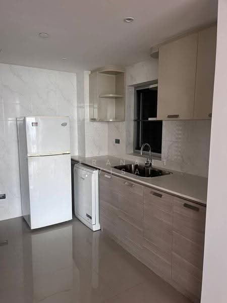 All Seasons Mansion, Bangkok, Soi Ruamrudee, Wireless Road, Lumphini, Pathum Wan, Bangkok, 3 Bedrooms, 201 sqm, Condo For Rent, by Teeranant Chonwisaikajon, 500559342 - DDproperty.com