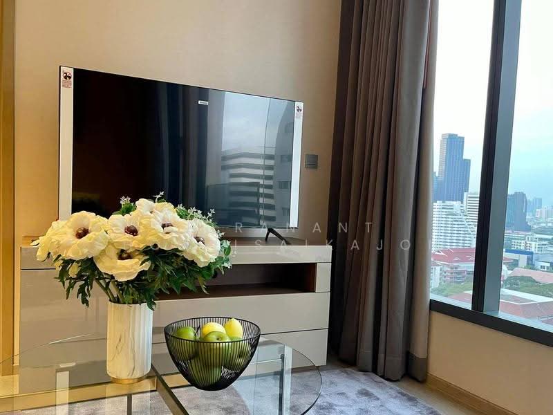 The Esse Asoke, Bangkok, 333 Soi Sukhumvit 21, Sukhumvit Road, Khlongtoei Nua, Watthana, Bangkok, 1 Bedroom, 47 sqm, Condo For Rent, by Teeranant Chonwisaikajon, 500559348 - DDproperty.com