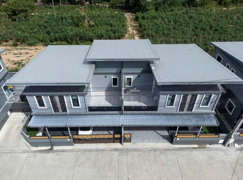 Semi-detached house for rent at Eastwana Sriracha move in Ready, chon-buri, Surasak, Si Racha, Chon Buri (Pattaya), 3 Bedrooms, 214 sqm, Semi-Detached House (Twin House) For Rent, by A House Property Co.,Ltd., 500559398 - DDproperty.com