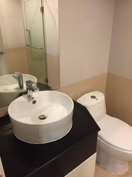 Sukhumvit Living Town, Bangkok, 299 Sukhumvit 21 Road, Khlongtoei Nua, Watthana, Bangkok, 2 Bedrooms, 65 sqm, Condo For Rent, by Khlueanphon Nukulsirisak, 500559440 - DDproperty.com