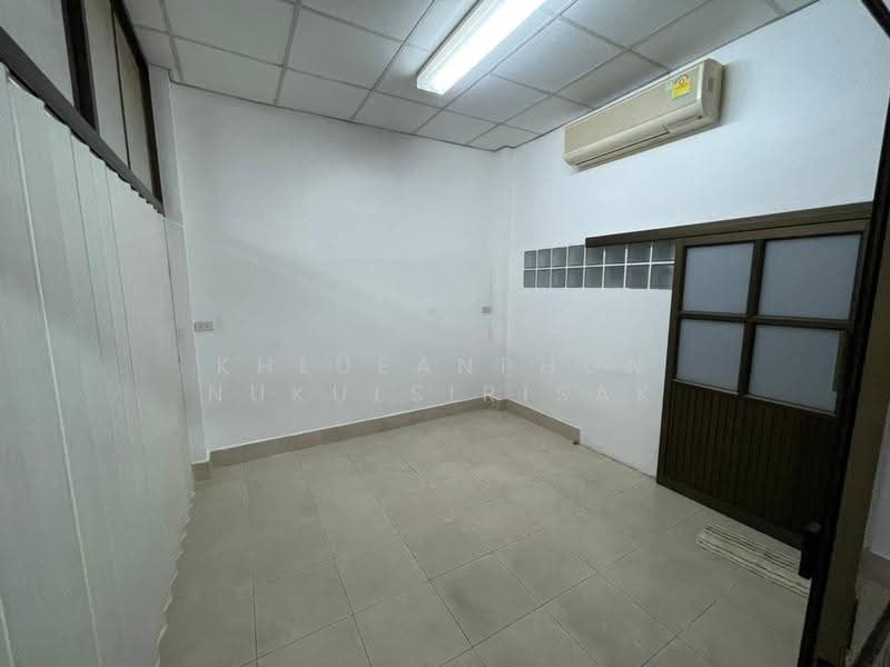 7-BR Townhouse, Bangkok, Chong Nonsi, Yan Nawa, Bangkok, 7 Bedrooms, 400 sqm, Townhouse For Rent, by Khlueanphon Nukulsirisak, 500559500 - DDproperty.com
