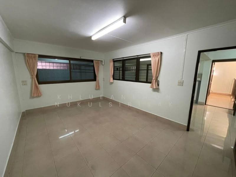 7-BR Townhouse, Bangkok, Chong Nonsi, Yan Nawa, Bangkok, 7 Bedrooms, 400 sqm, Townhouse For Rent, by Khlueanphon Nukulsirisak, 500559500 - DDproperty.com
