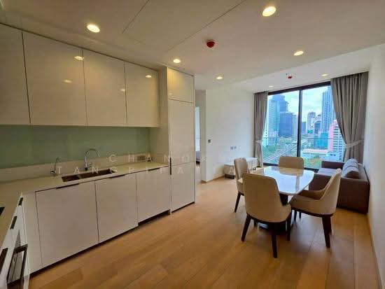 Anil Sathorn 12 : Anil สาทร 12, กรุงเทพ