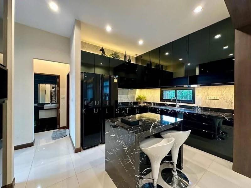 Perfect Masterpiece Sukhumvit 77, Samut Prakan, Soi Mu Ban Perfect Place Sukhumvit 77, Rachathewa, Bang Plee, Samut Prakan, 6 Bedrooms, 525 sqm, Single Detached House For Rent, by Khlueanphon Nukulsirisak, 500559550 - DDproperty.com
