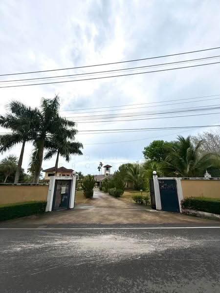 Ban Khrua Suek (Kanan Thalang), Phuket, -, Thep Krasattri, Thalang, Phuket, 4 Bedrooms, 2,800 sqm, Single Detached House For Rent, by Connex Property, 500559654 - DDproperty.com