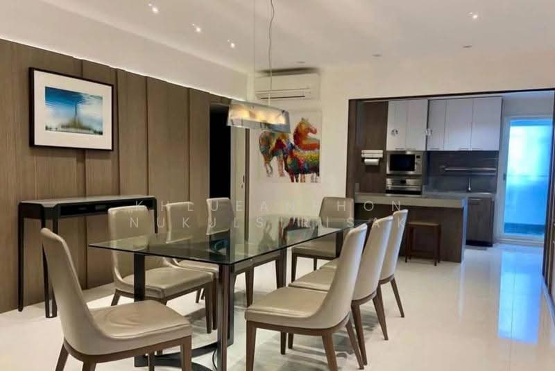 Royal Castle Sukhumvit, Bangkok, 30 Soi Sukhumvit 39, Khlongtoei Nua, Watthana, Bangkok, 3 Bedrooms, 191 sqm, Condo For Rent, by Khlueanphon Nukulsirisak, 500559759 - DDproperty.com