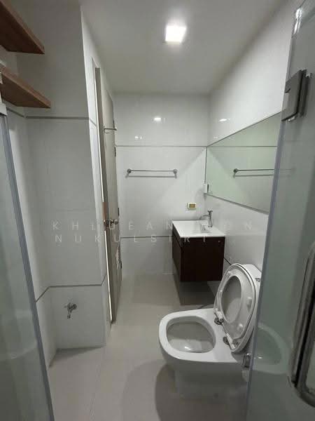 Thru Thonglor, Bangkok, Petchaburi Road, Bang Kapi, Huai Khwang, Bangkok, 1 Bedroom, 32 sqm, Condo For Rent, by Khlueanphon Nukulsirisak, 500559865 - DDproperty.com
