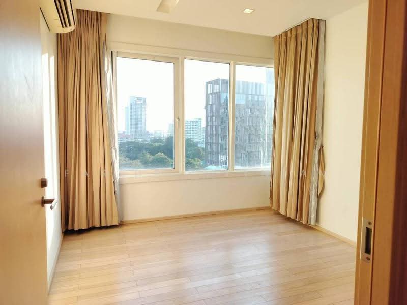 Siri At Sukhumvit, Bangkok, 902 Sukhumvit Road, Phra Kanong, Khlong Toei, Bangkok, 3 Bedrooms, 101 sqm, Condo For Sale, by Farida Phetnuam, 500559874 - DDproperty.com