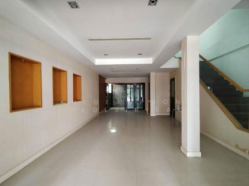 5-BR Townhouse, Bangkok, Jom Phon, Chatuchak, Bangkok, 5 Bedrooms, 495 sqm, Townhouse For Sale, by Khlueanphon Nukulsirisak, 500559881 - DDproperty.com