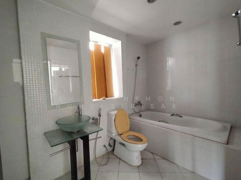 5-BR Townhouse, Bangkok, Jom Phon, Chatuchak, Bangkok, 5 Bedrooms, 495 sqm, Townhouse For Sale, by Khlueanphon Nukulsirisak, 500559881 - DDproperty.com