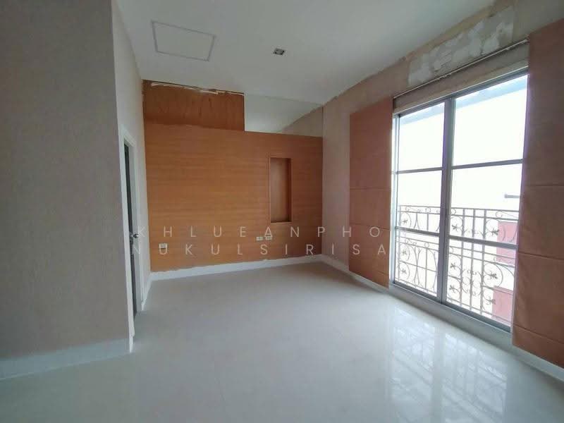 5-BR Townhouse, Bangkok, Jom Phon, Chatuchak, Bangkok, 5 Bedrooms, 495 sqm, Townhouse For Sale, by Khlueanphon Nukulsirisak, 500559881 - DDproperty.com