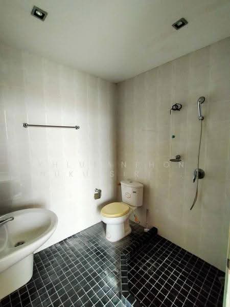 5-BR Townhouse, Bangkok, Jom Phon, Chatuchak, Bangkok, 5 Bedrooms, 495 sqm, Townhouse For Sale, by Khlueanphon Nukulsirisak, 500559881 - DDproperty.com