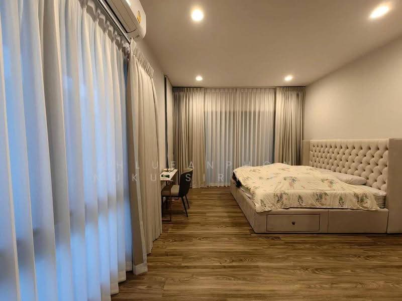 undefined, Bangkok, Hua Mak, Bang Kapi, Bangkok, 4 Bedrooms, 200 sqm, Single Detached House For Sale, by Khlueanphon Nukulsirisak, 500559893 - DDproperty.com