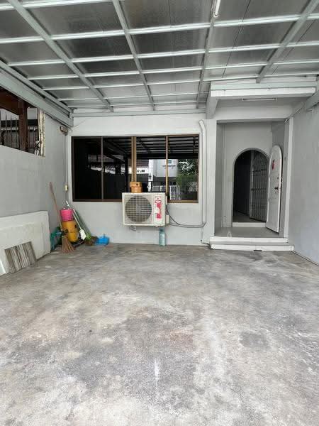 House for Rent near Ekkamai BTS – Pet-friendly & Company Registration Allowed (SPSAD4174), Bangkok, Khlong Tan Nua, Watthana, Bangkok, 2 Bedrooms, 100 sqm, Townhouse For Rent, by Agent Pla, 500559909 - DDproperty.com