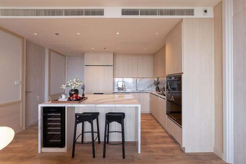 Noble Form Thonglor, Bangkok, Sukhumvit 55, Khlong Tan Nua, Watthana, Bangkok, 3 Bedrooms, 151 sqm, Condo For Sale, by Chanoknan Tangpipattanapong, 500559919 - DDproperty.com