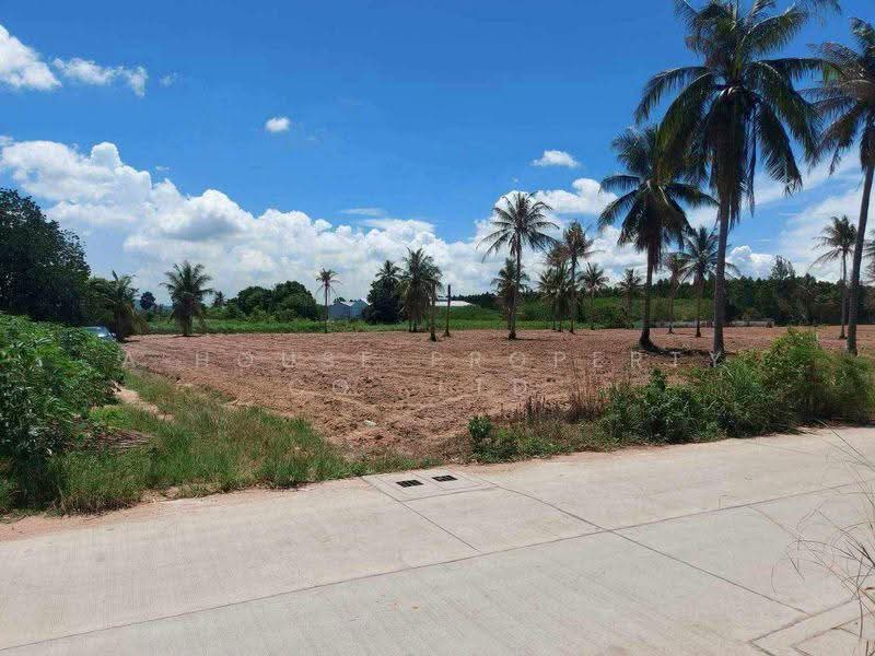 Land for sale in Nong Khwae - beautiful plot, prime location for the future, Chon Buri (Pattaya), Bueng, Si Racha, Chon Buri (Pattaya), , 16,620 sqm, Land For Sale, by A House Property Co.,Ltd., 500560057 - DDproperty.com