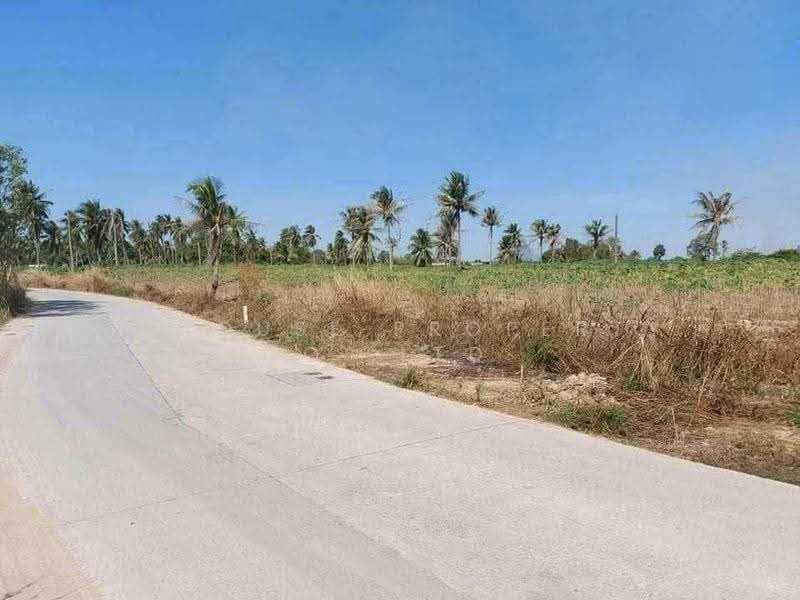 Land for sale in Nong Khwae - beautiful plot, prime location for the future, Chon Buri (Pattaya), Bueng, Si Racha, Chon Buri (Pattaya), , 16,620 sqm, Land For Sale, by A House Property Co.,Ltd., 500560057 - DDproperty.com