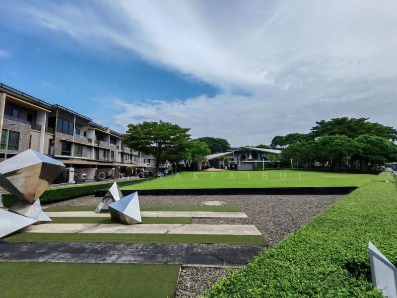 Landmark Ekamai-Ramindra, Bangkok, Sukhonthasawat Road, Lat Phrao, Bangkok, 3 Bedrooms, 220 sqm, Townhouse For Sale, by CHAWALIT KONGSAKPAIBUL, 500560148 - DDproperty.com
