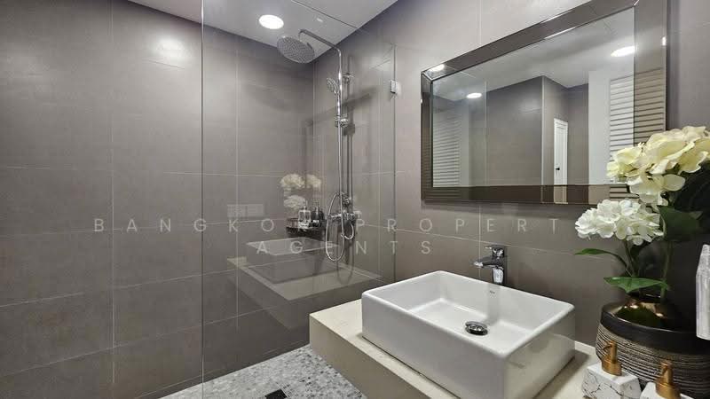 Sukhumvit Suite : สุขุมวิท สวีท, กรุงเทพ, 19 ซอยสุขุมวิท 13, คลองเตยเหนือ, วัฒนา, กรุงเทพ, 200 ตร.ม., คอนโด ให้เช่า, โดย BANGKOK PROPERTY AGENTS, 500560239 - DDproperty.com