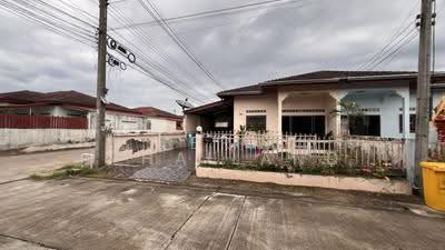 ขาย - บ้านแฝดชั้นเดียว ห้องริม มบ.บานเย็นวิลล่า ต.หัวเตย, สุราษฎร์ธานี