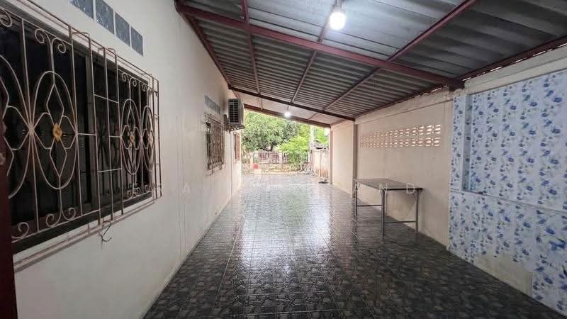 บ้านแฝดชั้นเดียว ห้องริม มบ.บานเย็นวิลล่า ต.หัวเตย, Surat Thani, Hua Toei, Phunphin, Surat Thani, 2 Bedrooms, 200 sqm, Semi-Detached House (Twin House) For Sale, by ERA Thailand, 500560255 - DDproperty.com