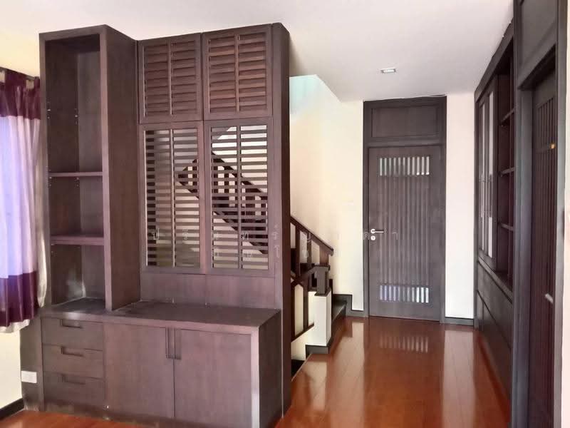 House Ratchada, Bangkok, Huai Khwang, Bangkok, 4 Bedrooms, 300 sqm, Single Detached House For Rent, by ปรินทร์ญาดา ชิณโชติ, 500560278 - DDproperty.com