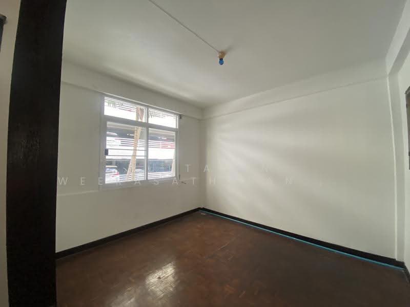 House Sukhumvit 19, Bangkok, สุขุมวิท, Khlongtoei Nua, Watthana, Bangkok, 5 Bedrooms, 200 sqm, Townhouse For Sale, by Nuttanun Weerasathapanakul, 500560307 - DDproperty.com