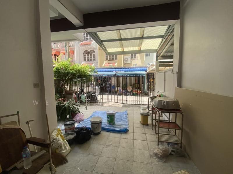 House Sukhumvit 19, Bangkok, สุขุมวิท, Khlongtoei Nua, Watthana, Bangkok, 5 Bedrooms, 200 sqm, Townhouse For Sale, by Nuttanun Weerasathapanakul, 500560307 - DDproperty.com