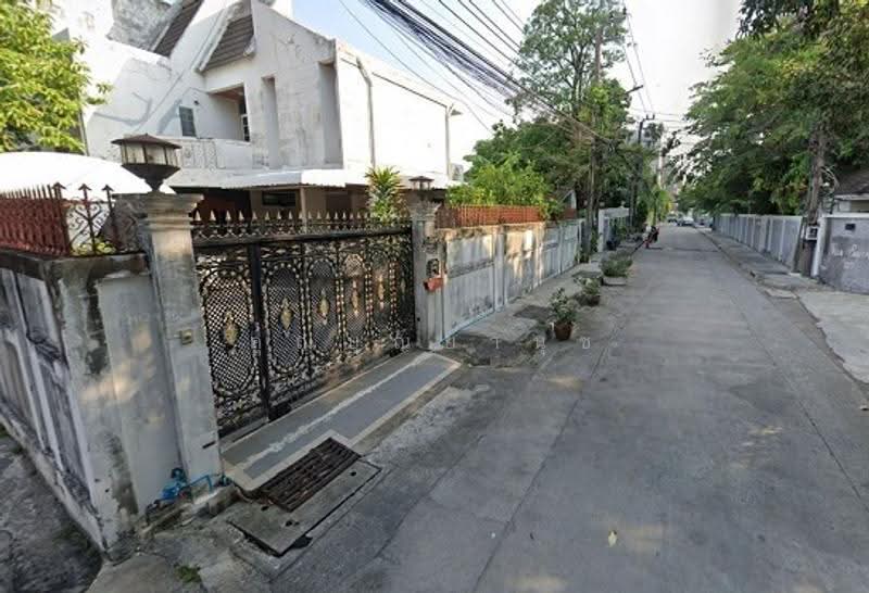 ขายที่ดินพร้อมสิ่งปลูกสร้าง อารีย์สัมพันธ์ ใกล้ BTS อารีย์ เพียง 600 เมตร, Bangkok, พหลโยธิน, Bang Sue, Bangkok, , 2,000 sqm, Land For Sale, by คุณบุณยานุช, 500560338 - DDproperty.com