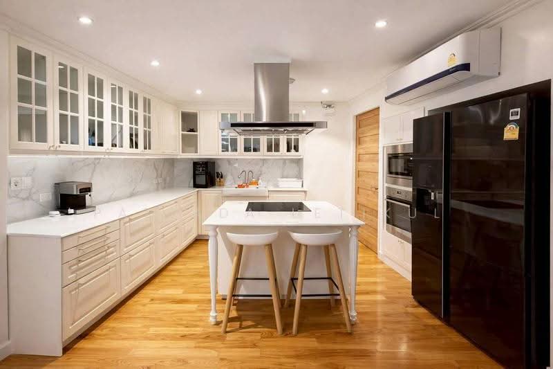 Watermark Chaophraya, Bangkok, Soi Charoennakorn 39-41, Charoennakorn Road, Bang Lam Phu Lang, Khlong San, Bangkok, 4 Bedrooms, 284 sqm, Condo For Sale, by Pattada Letikul, 500560399 - DDproperty.com