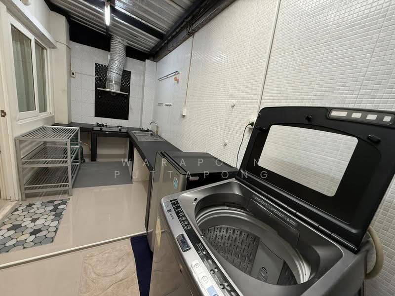 Golden Town 2 Onnut-Ladkrabang, Bangkok, Soi Prachathorn, Lat Krabang, Bangkok, 3 Bedrooms, 100 sqm, Townhouse For Rent, by Waraporn Puttapong, 500560406 - DDproperty.com
