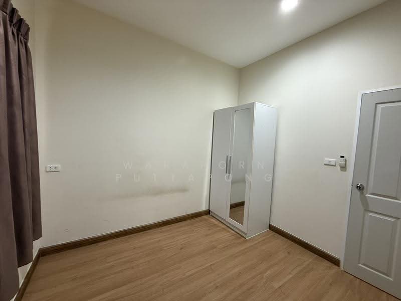 Golden Town 2 Onnut-Ladkrabang, Bangkok, Soi Prachathorn, Lat Krabang, Bangkok, 3 Bedrooms, 100 sqm, Townhouse For Rent, by Waraporn Puttapong, 500560406 - DDproperty.com