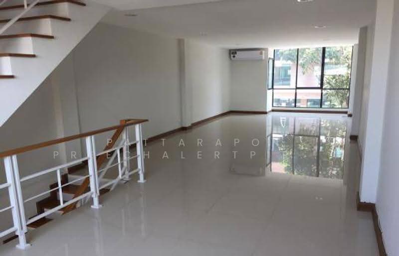 ทาวน์เฮาท์ 2-ห้องนอน, กรุงเทพ, ประเวศ, กรุงเทพ, 250 ตร.ม., ทาวน์เฮ้าส์ ขาย, โดย Pattarapon Preechalertpiriya, 500560453 - DDproperty.com