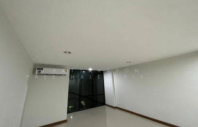 ทาวน์เฮาท์ 2-ห้องนอน, กรุงเทพ, ประเวศ, กรุงเทพ, 250 ตร.ม., ทาวน์เฮ้าส์ ขาย, โดย Pattarapon Preechalertpiriya, 500560453 - DDproperty.com