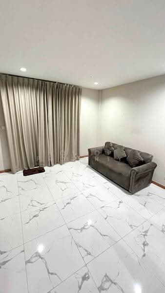 Siri House Ratchada 18 : สิริ เฮ้าส์ รัชดา 18, กรุงเทพ, Soi Lat Phrao 80, Intersection 11, วังทองหลาง, กรุงเทพ, 180 ตร.ม., ทาวน์เฮ้าส์ ให้เช่า, โดย Holtop Property, 500560469 - DDproperty.com
