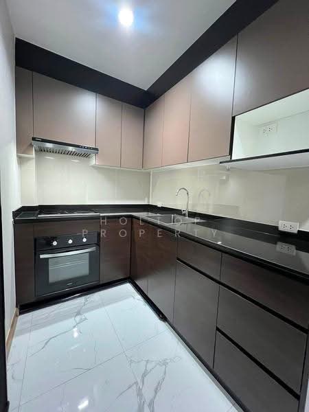 Siri House Ratchada 18, Bangkok, Soi Lat Phrao 80, Intersection 11, Wang Thonglang, Bangkok, 4 Bedrooms, 180 sqm, Townhouse For Rent, by Holtop Property, 500560469 - DDproperty.com