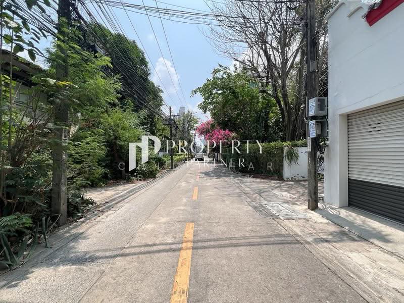 ที่ดินสุขุมวิท 40-42 ซอยสมานฉันท์ ทำเลเอกมัย, กรุงเทพ, พระโขนง, คลองเตย, กรุงเทพ, 1,352 ตร.ม., ที่ดิน ขาย, โดย Chidaphar Beawlek, 500560517 - DDproperty.com