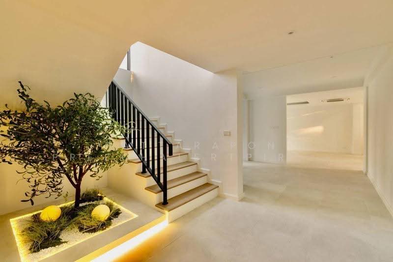 4-BR Villa, Bangkok, Lat Yao, Chatuchak, Bangkok, 4 Bedrooms, 451 sqm, Villa For Sale, by Pattarapon Preechalertpiriya, 500560523 - DDproperty.com